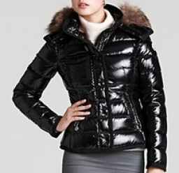 定番のフード付モンクレール 偽　ダウンジャケットのコーデ