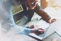 《20代限定》 【フォロー満足度NO,1】凡人だった僕が堅実なビジネスで０から月収100万円達成し...