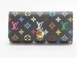 大容量など特徴があり、最高グレードの本牛革を使用するヴィトン コピー 財布