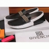 存在感があり、丈夫な作りになっているジバンシィ コピー靴