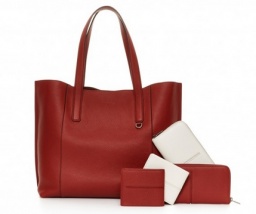 特殊な技法を用いてシワを出したトッズ コピー新作