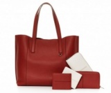 特殊な技法を用いてシワを出したトッズ コピー新作