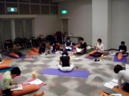「グラヴィティYoga」インストラクター講習会