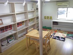 ★次回えいごでアートは12/3(土)、今後はお子さまも集中できる午前です★ - 【松山公園前ハウス...