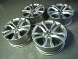 AUDI　アルミホイール　センターボア加工　センターボア拡大加工