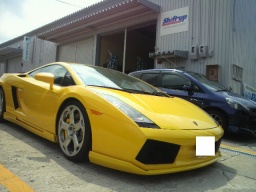 Lamborghini タイヤ　ランボルギーニタイヤ　サマータイヤ　認証タイヤhナビ大阪和泉市