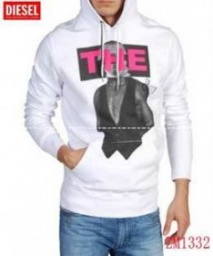 エレガントな色合いに、存在感も抜群のディーゼル コピーシャツ