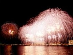 土肥サマーフェスティバル海上花火大会