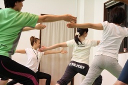 自分で治せる!肩こり解消ヨガ