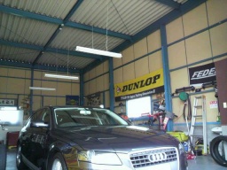 アウデイ用タイヤ販売、大阪　岸和田市　和泉市　高石市　堺市