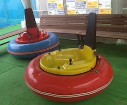 くるくる回るキッズバンパーカー | ハウスクエア横浜