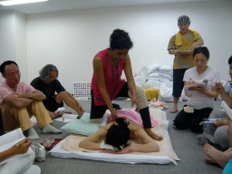 アーユルヴェーダ・ヨガ・マッサージ・トレーニング :ベイシックコース