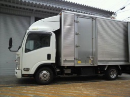 ２ｔトラック、３ｔトラック、小型トラック用タイヤ 立て溝、MIX、スタッドレスタイヤなど