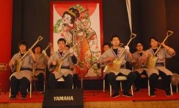 【すこっぷ三味線１００人演奏会】