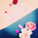 フラワーヨガ - 花の香りに包まれて