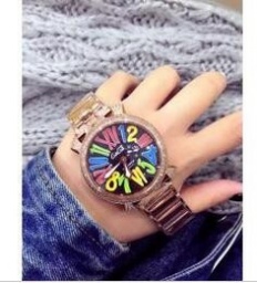 しっとりと腕になじむガガミラノ 時計 コピー