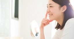 恋愛運を上げる小顔ヨガ ～ハッピーになる占いと願いが叶うパワーストーン付～