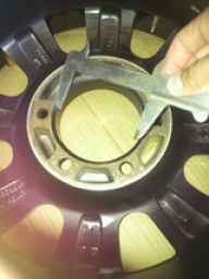 アルミホイール加工　オフセット加工　センターボア加工　ボルト穴加工