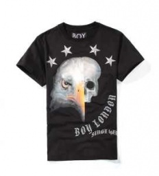 むだな装飾のないシンプルなデザインながら、軽量なデザイン性に溢れる逸品