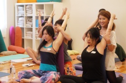 大阪市天王寺区＜ヨガ講座：3/25（土）＞肩こり解消！「肩甲骨」を安全に動かして健康へ！