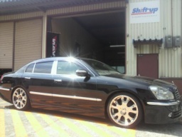 VIPカー、セダン用タイヤ、セダン用車高調販売、工賃込みにて販売中！