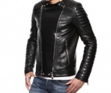 コンパクトなサイズ感のバルマン コピージャケット