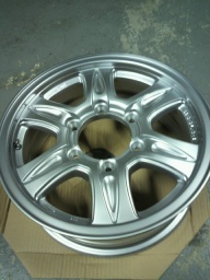 ハイエース、グランドハイエース用アルミホイール、センターボア拡大加工