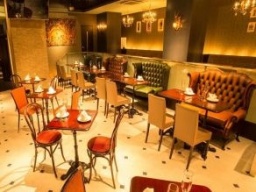 9月2日(水) 表参道 欧風アンティークな空間カフェで平日Gaitomo国際交流パーティー