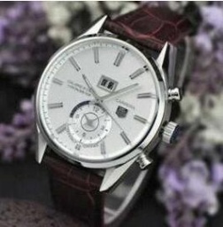 話題となったクラシック風タグホイヤー コピー腕時計