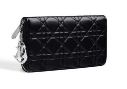 フランスの有名自動車メーカーとのコラボ。ディオール コピー人気コレクションをチェック