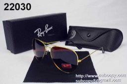 クリアなフレームが涼し気で上品なレイバン 偽物眼鏡