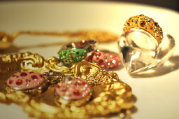 キラキラ★デコレ《簡単アクセサリーワークショップ》