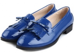 去年発表したトッズ コピーコレクションが今季続く