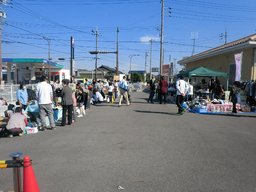 喫茶コンサート＆フリーマーケット