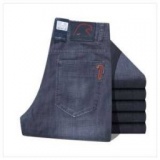 ずっと愛着を持って履き続けたいアルマーニ ジーンズ コピー