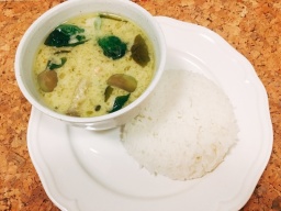 タイ人の自宅で習う料理教室：ペーストから手作りのグリーンカレー！
