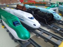 キッズトレイン&キッズブロック | ハウスクエア横浜