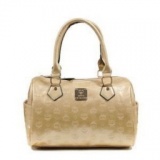  カード入れや小銭入れが見やすく整理やすいmcm コピー 通販バッグ