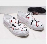 海外にも注目されるアレキサンダー マックイーン激安スニーカー