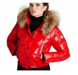 サイズ感があり、見た目と機能性をもたせているモンクレール ダウン スーパーコピー