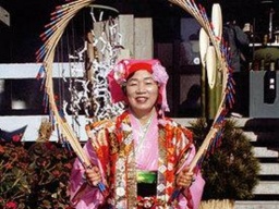 [日帰りツアー・体験イベント] 【土日祝】南京玉すだれ！老舗豆腐料理店の豆腐スイーツ