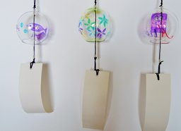 ガラスの風鈴に絵を描こう | ハウスクエア横浜