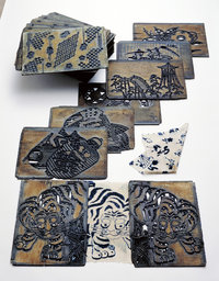 特集展「板締の世界--藍板締・紅板締・中国藍夾纈--」