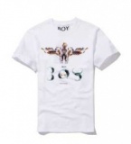 非常に人気なアイテムで、たくさんの有名人に愛されるtシャツ