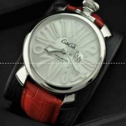 装飾性を削ぎ落したガガミラノ コピー腕時計