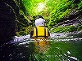 週末アウトドア　キャニオニング体験ツアー　社会人サークルFEAD