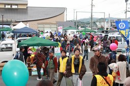 須恵軽トラ市｢のっこらしょ｣