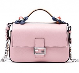 程よい光沢を持ったシボ感のあるフェンディ バッグ コピー