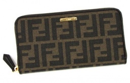 開閉しやすい長さがあるフェンディ コピー財布