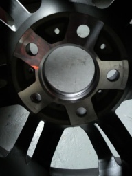 BMW　アルミホイール加工　BMW　アルミホイールボルト穴加工　アルミホイールボルト穴加工